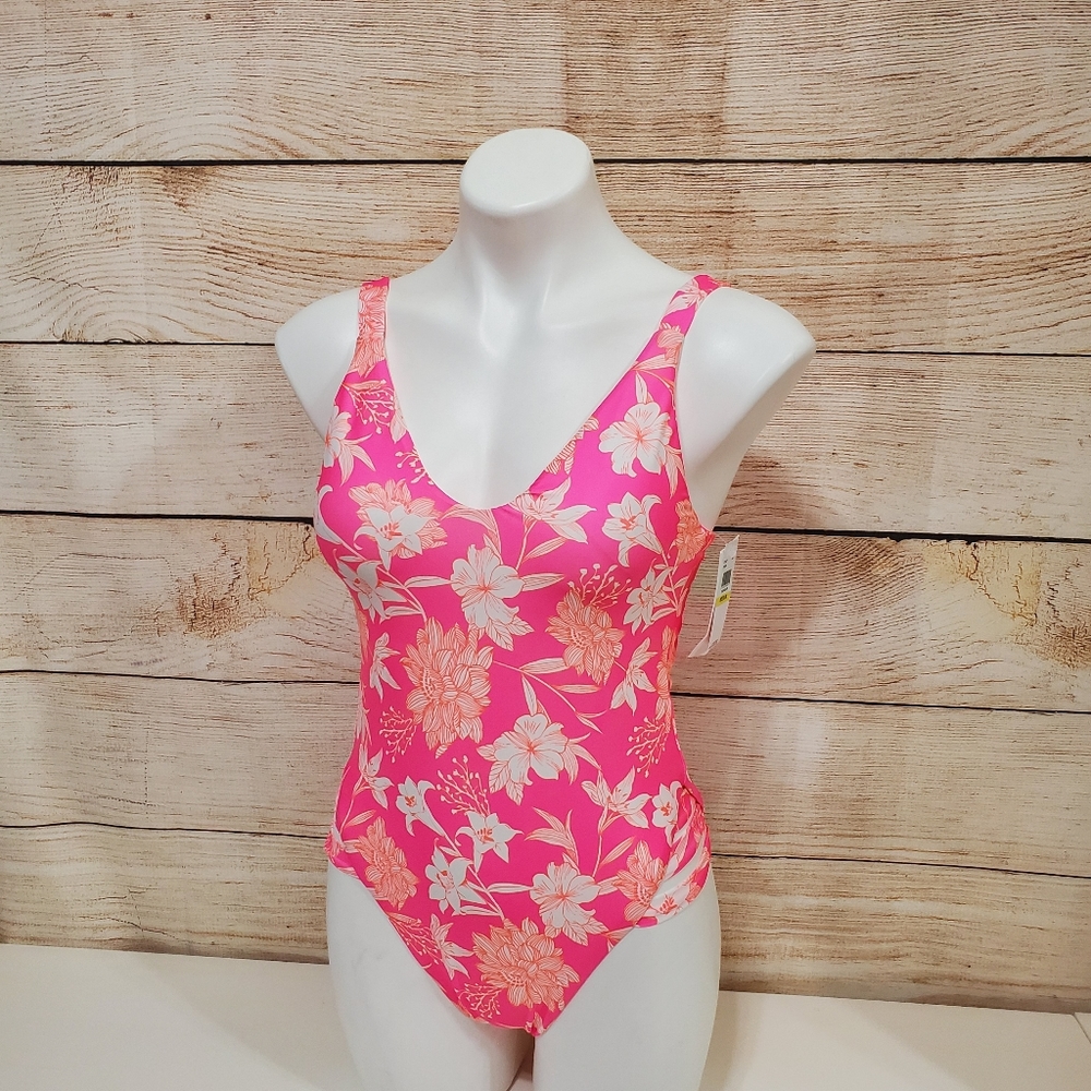 NWT Becca Neon Pink Tropical Floral One Piece Swimsuit Medium Small